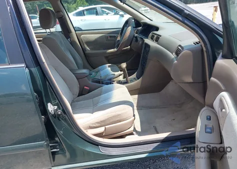 2001 Toyota Camry Ce z USA, uszkodzony, nr VIN 4T1BG22K41U820053